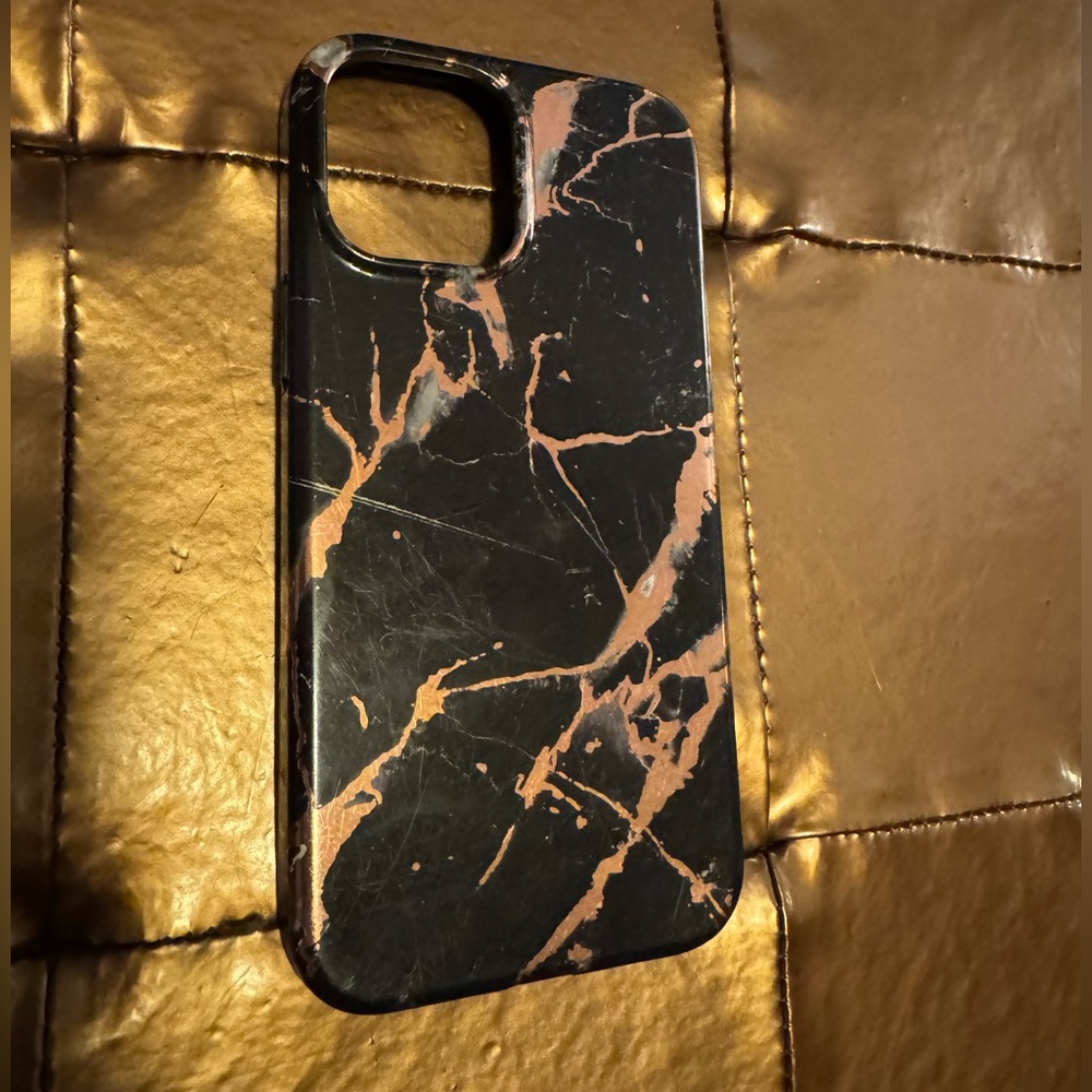 Velvet caviar iPhone 12 Pro Max